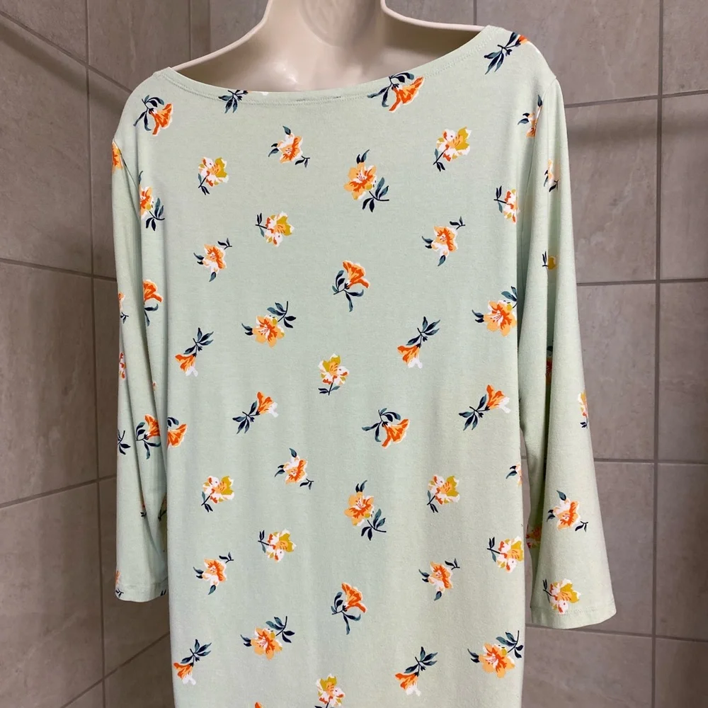EUC Ann Taylor Factory light green 3/4 length sleeve boatneck top - Picture 2 of 6